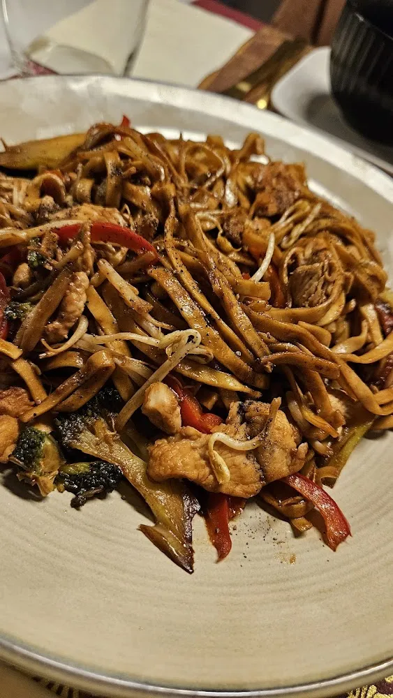 Nouilles Sautées Au Poulet